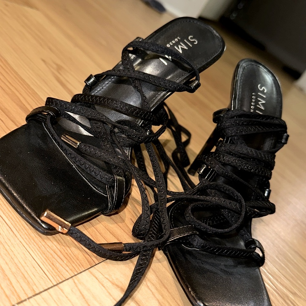 Simmi London Square Black Lace-Up Heel
